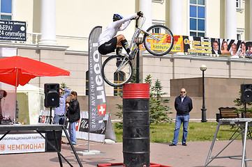 Image showing Timur Ibragimov ? the champion of Russia on a cycle trial, acts 