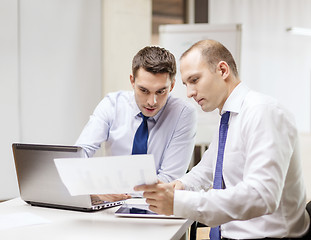 Image showing two businessmen having discussion in office