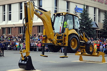 Image showing City Day of Tyumen, on July 26, 2014, show of dancing excavators