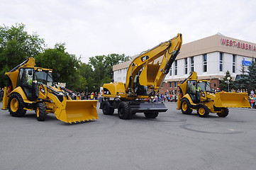 Image showing City Day of Tyumen, on July 26, 2014, show of dancing excavators