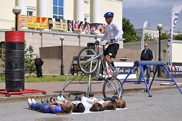 Image showing Timur Ibragimov performance, champions of Russia on a cycle tria