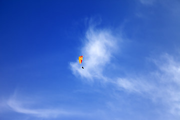 Image showing Skydivers in blue sky at sun day