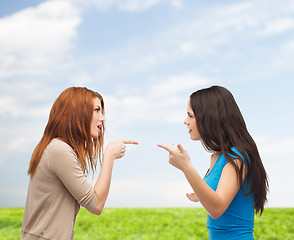 Image showing two teenagers having a fight