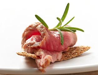 Image showing small appetizer with roast beef