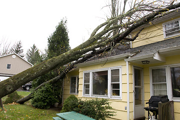 Image showing NEW JERSEY, USA, October 2012 - Residential roof damage caused b