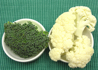 Image showing Cauliflower and broccoli inn little bowls of chinaware