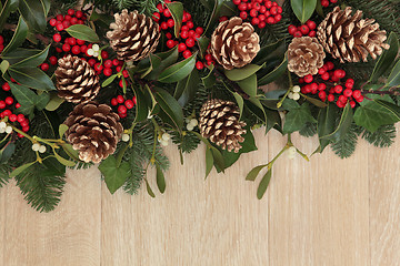 Image showing Holly and Pine Cone Border