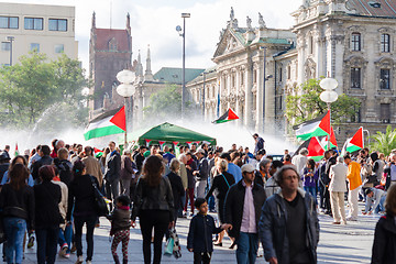 Image showing Palestinian demonstration in the center of a major European city