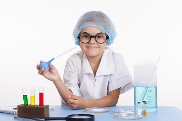 Image showing Trainee in chemistry class