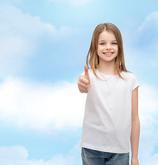 Image showing girl in blank white t-shirt showing thumbs up