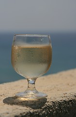 Image showing White wine