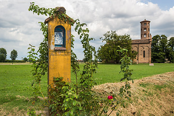 Image showing Votive aedicula devoted to the Blessed Virgin Mary 