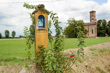 Image showing Votive aedicula devoted to the Blessed Virgin Mary 