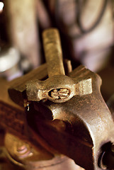 Image showing Hammer on vise