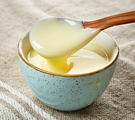 Image showing bowl of vanilla sauce