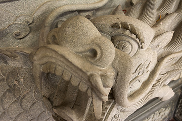 Image showing Chinese temple dragon statue