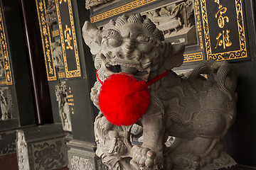 Image showing Chinese temple lion statue