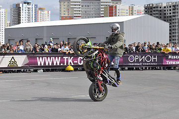 Image showing Autofestival 2014 in Tyumen, performance of the motorcyclist.