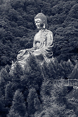 Image showing Giant copper buddha statue