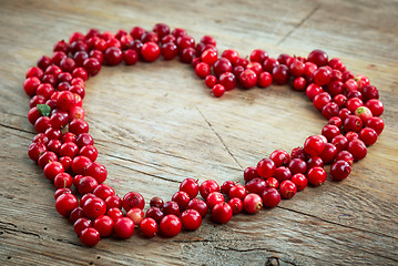 Image showing heart shape of fresh berries