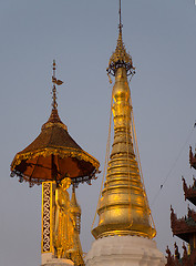 Image showing The Swedagon Pagoda at dusk