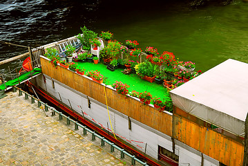 Image showing Houseboat in Paris