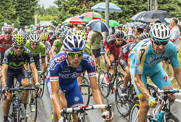Image showing Inside the Peloton in the Rain