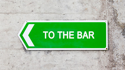 Image showing Green sign - To the bar