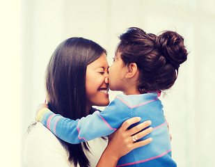 Image showing hugging mother and daughter