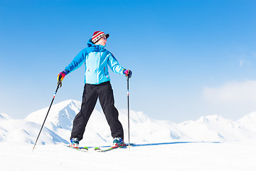 Image showing Woman skier.