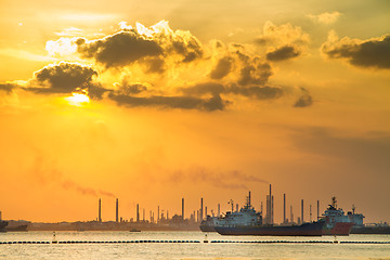 Image showing Tanker ships in front of refinery.