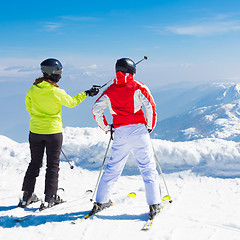 Image showing Woman skiers.