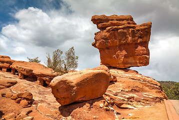 Image showing Balancing rock in Garden of the Gods