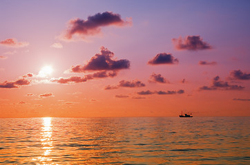 Image showing sunrise at sea