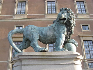 Image showing Lion statue