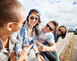 Image showing group of teenagers hanging out