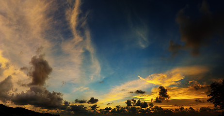 Image showing Picturesque beautiful view of sky at sunset over tropical sea