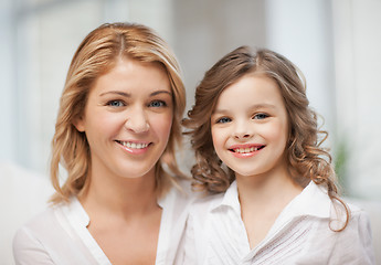 Image showing mother and daughter