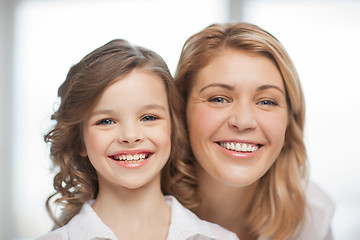 Image showing mother and daughter