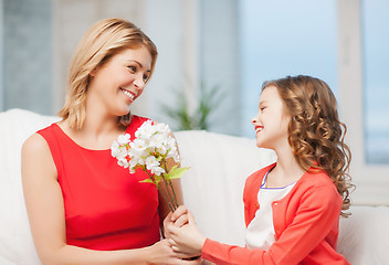 Image showing mother and daughter