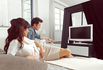 Image showing watching television together l