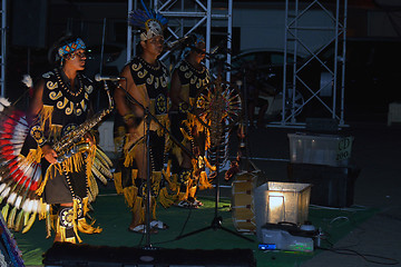 Image showing street musicians before the song