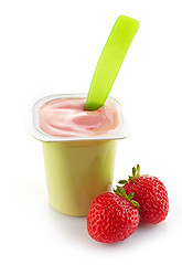 Image showing plastic yogurt pot