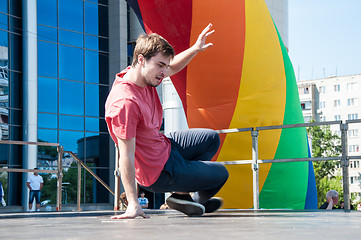 Image showing Dancer-guy amateur Break-dance