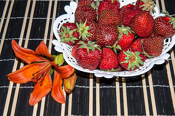 Image showing Strawberry and flower.