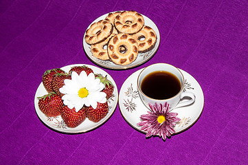 Image showing Coffee Cup cookies and strawberries