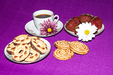 Image showing Coffee Cup cookies and strawberries