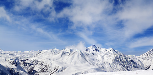 Image showing Winter snowy mountains at wind day