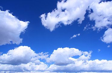 Image showing White clouds vista