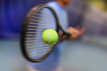 Image showing 	male tennis player in action